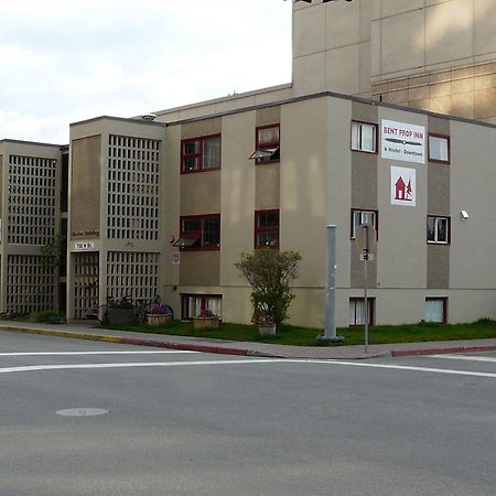 Bent Prop Inn & Hostel Of Alaska - Downtown Anchorage Extérieur photo