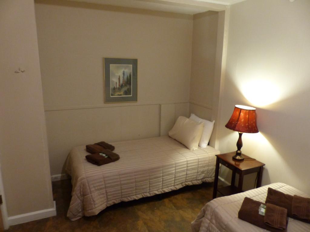 Bent Prop Inn & Hostel Of Alaska - Downtown Anchorage Extérieur photo