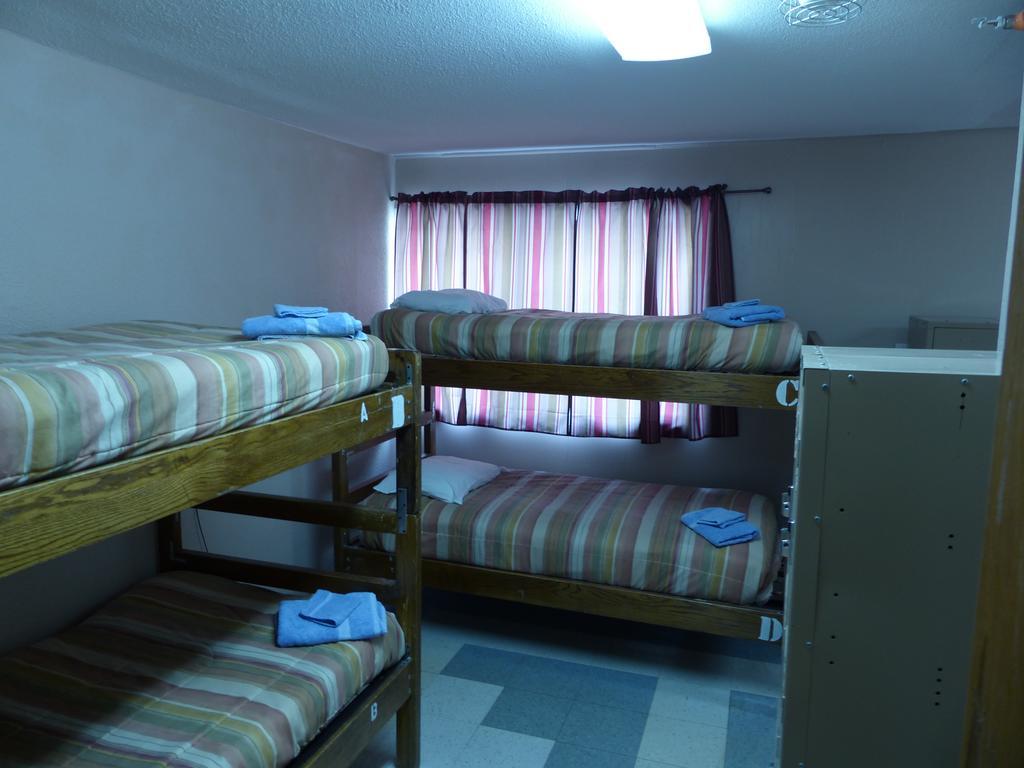 Bent Prop Inn & Hostel Of Alaska - Downtown Anchorage Extérieur photo