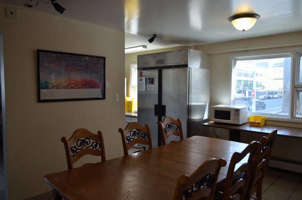 Bent Prop Inn & Hostel Of Alaska - Downtown Anchorage Extérieur photo