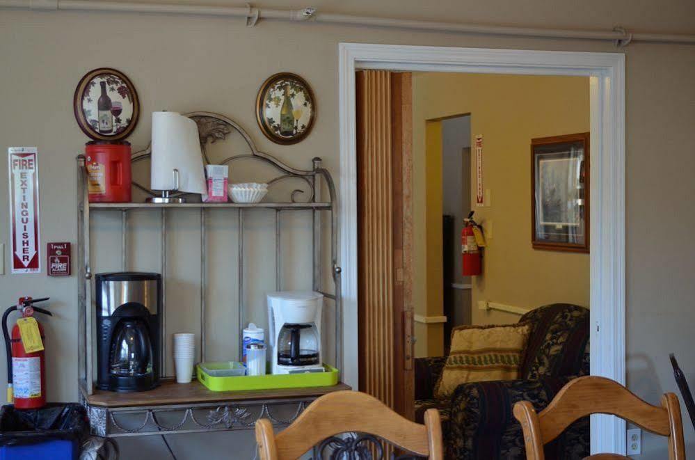 Bent Prop Inn & Hostel Of Alaska - Downtown Anchorage Extérieur photo