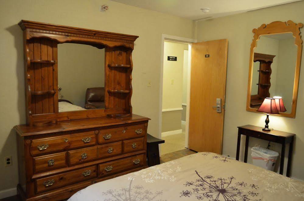 Bent Prop Inn & Hostel Of Alaska - Downtown Anchorage Extérieur photo